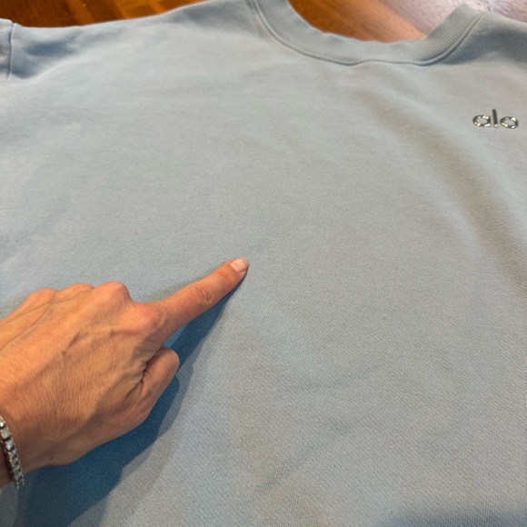 Alo Yoga Accolade Crewneck Sweatshirt Unisex XL Light Blue Oversize *Stain - Picture 2 of 6